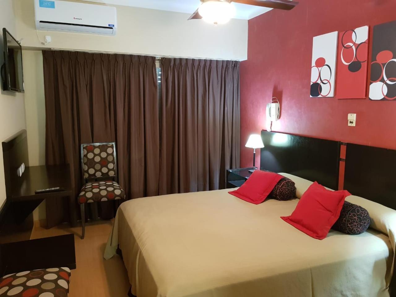 Hotel Trocadero 네코체아 외부 사진